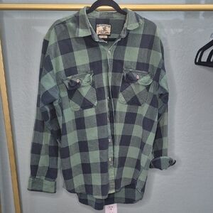 Field & Stream Dark Green and Black Plaid Button-Up Shirt